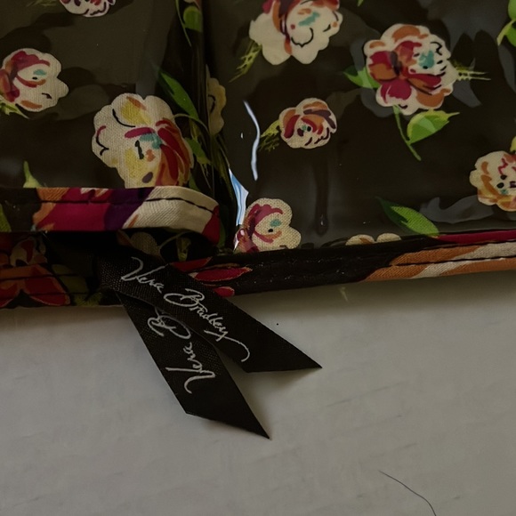 Vera Bradley retired English Rose pattern - Picture 5 of 7